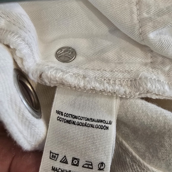 We The Free White Distressed Jean Shorts Size 31 - Picture 8 of 8